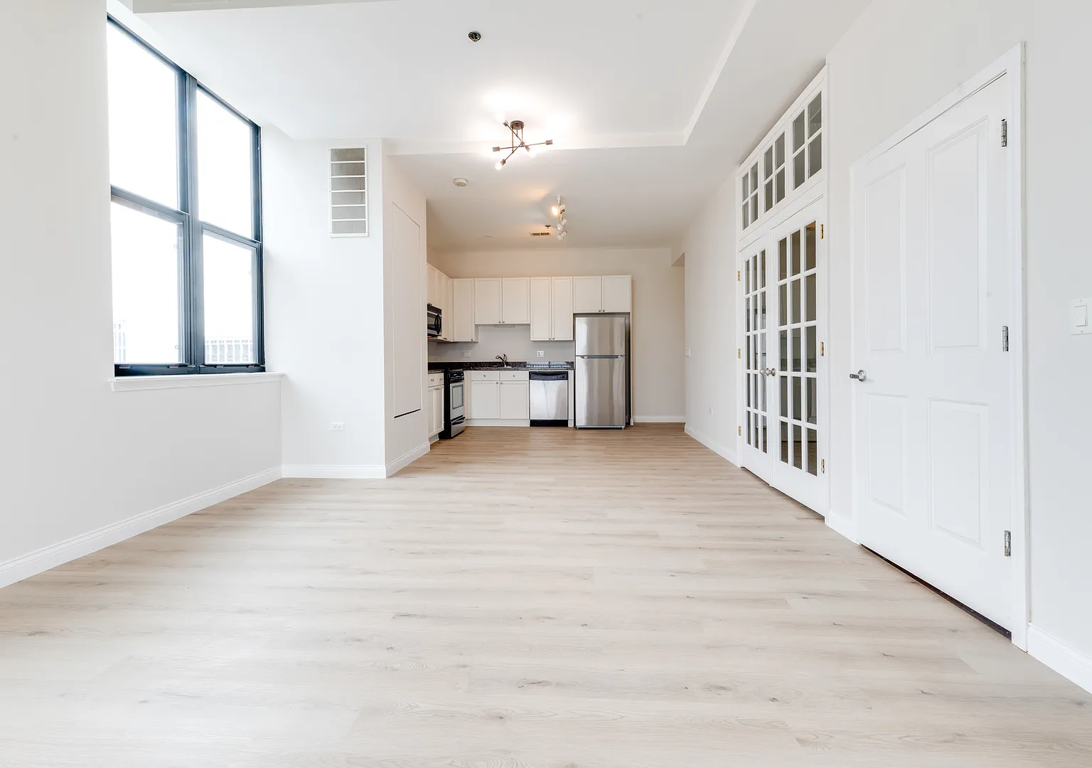 2 bed, 900 sqft, $2,650 — Photo 4