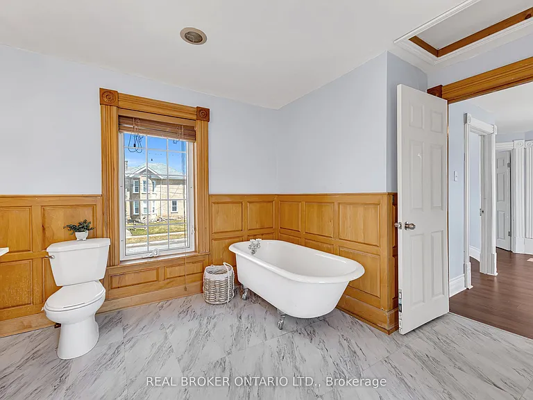 52 1/2 Victoria Ave N #MAIN — Photo 34