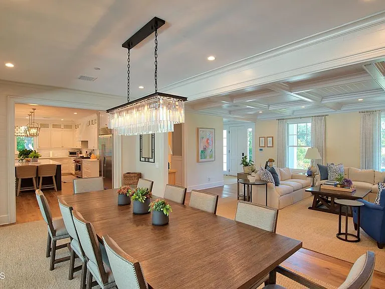91 E Bonita Ave — Photo 8