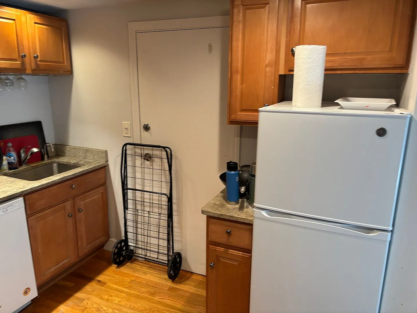 NO FEE! Pet-friendly Brighton 2 bed with parking avail for rent — Photo 3
