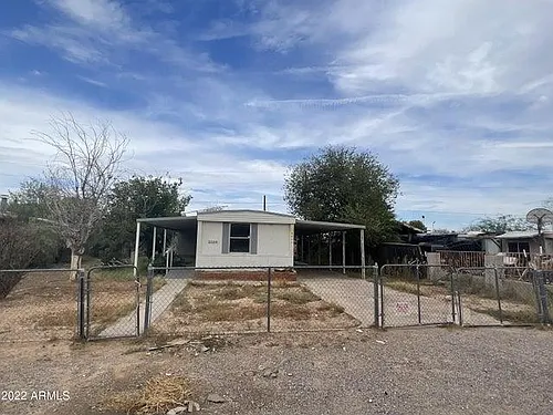 2704 E Ocotillo Dr Photo 1