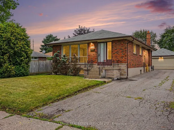 110 Celestine Dr, Toronto, ON M9R 3N9