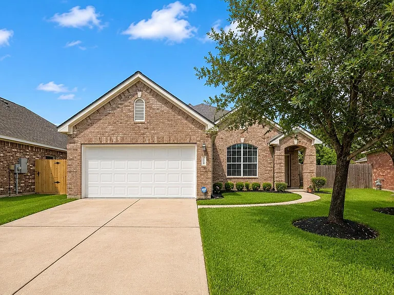 9906 Taylor Springs Ln — Photo 1