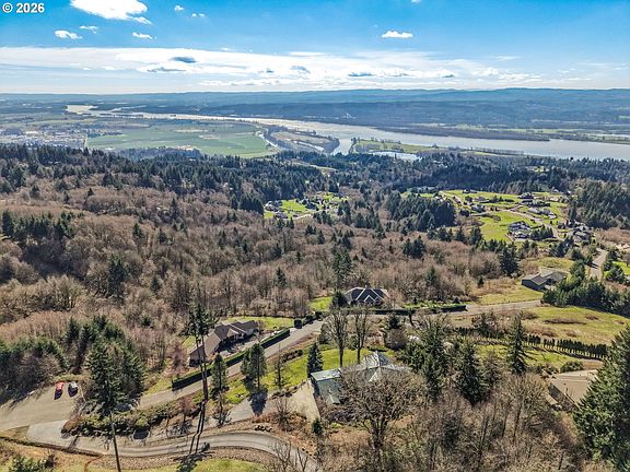 3rd image of 813 Varsity Rd