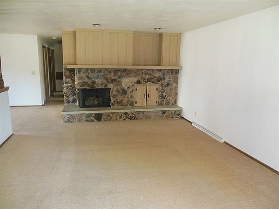 Living Room with Gas Fireplace