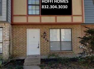 1925 Miramar Green St, Seabrook, TX 77586