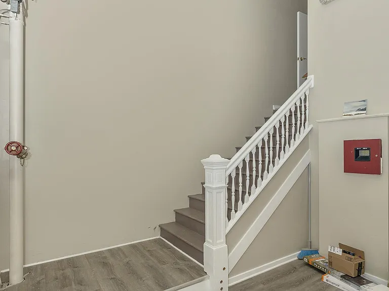 205 N Market St — Photo 44