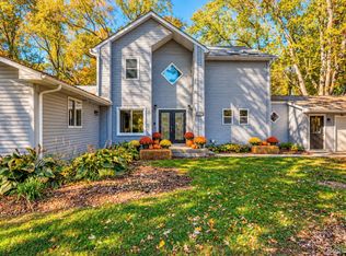 904 N Park St, Highland, MI 48356