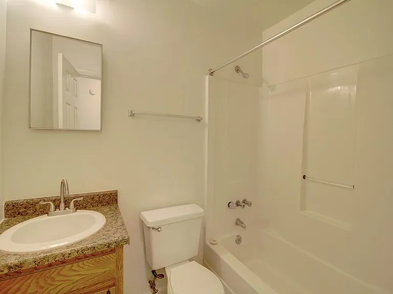 1326 W 42nd St — Photo 11