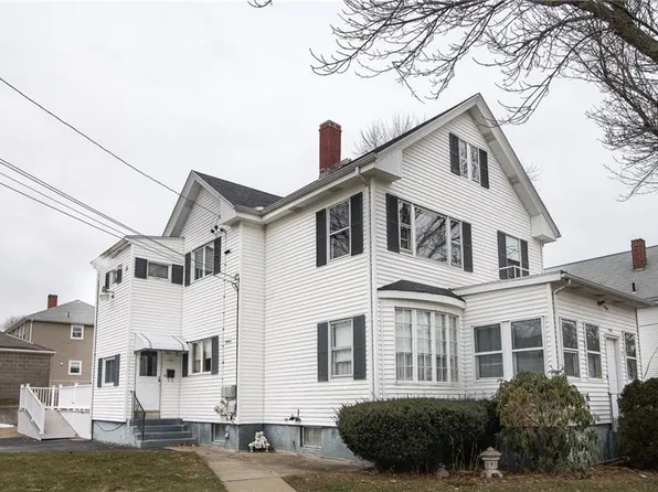 132 Ophelia St, Providence, RI 02909