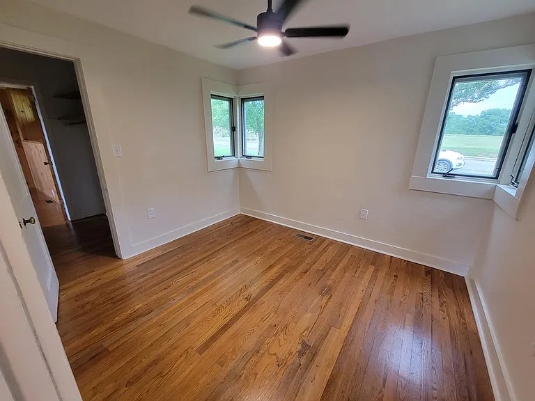 176 Riverside Dr — Photo 14