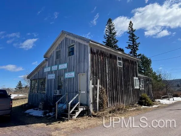 608 Lighthouse Rd, Eagle Harbor, MI 49950