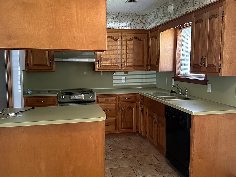 1405 SE Sunrise St #1405 — Photo 3