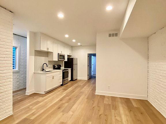 4th image of 1952 Yandes St #B