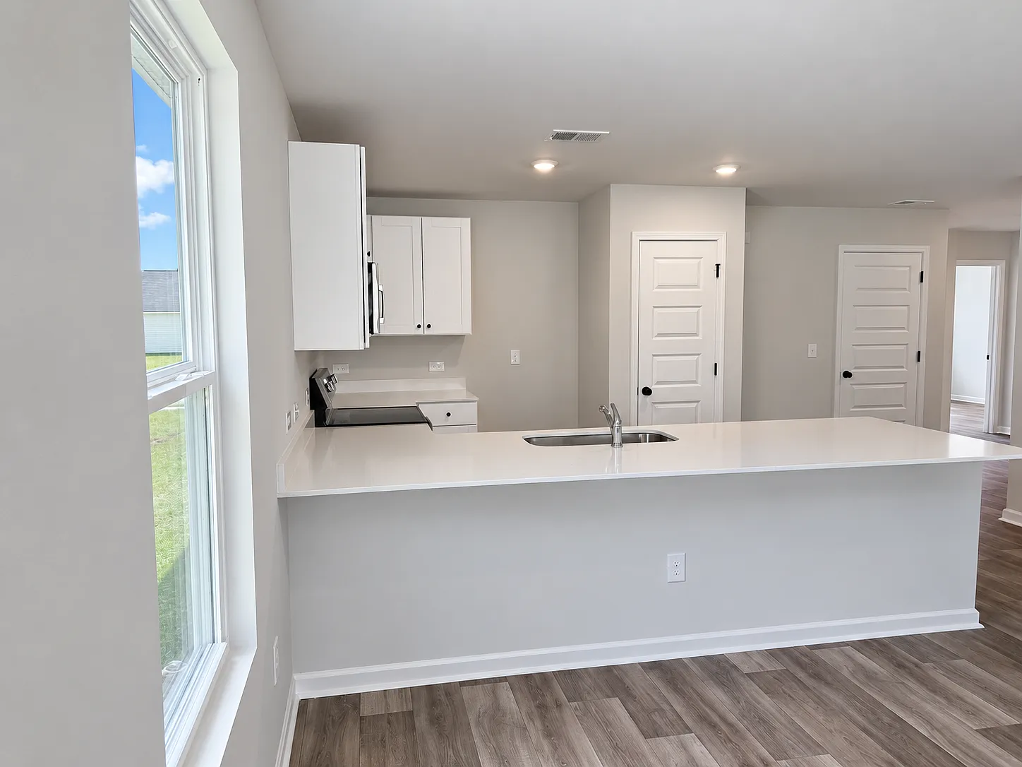 3 bed, 1474 sqft, $1,995 — Photo 4