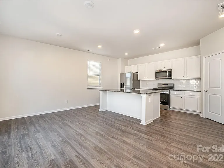 3034 Eastcott Ave — Photo 23