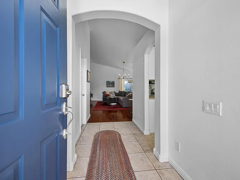 7362 E Hanover Way — Photo 4