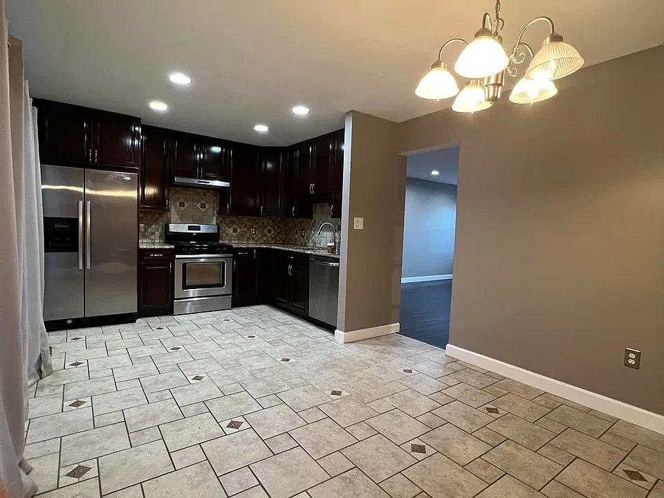 100 Richards Ln