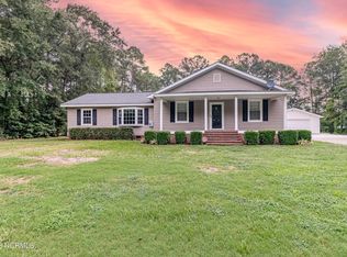 120 Queen Dr, La Grange, NC 28551