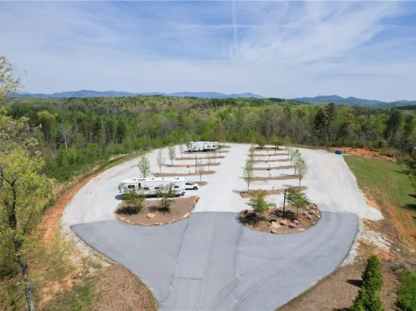 630 Shallow Ford View Dr, Salem, SC 29676