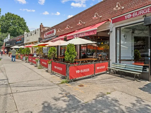 4525 Henry Hudson Parkway West image 18 of 22