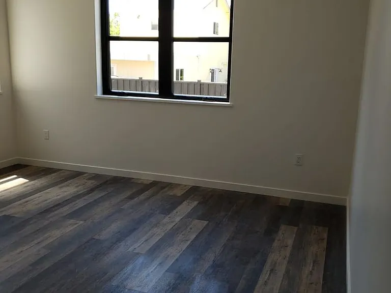 632 McCorkle Ave — Photo 1