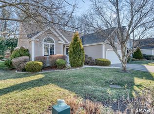 18 Compass Ct #18, Niantic, CT 06357