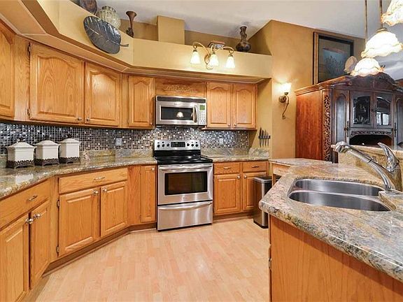 2nd image of 217 Harbour Gardens Ct