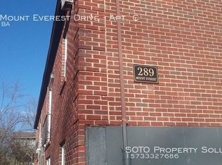 289 Mount Everest Dr APT C, Fenton, MO 63026