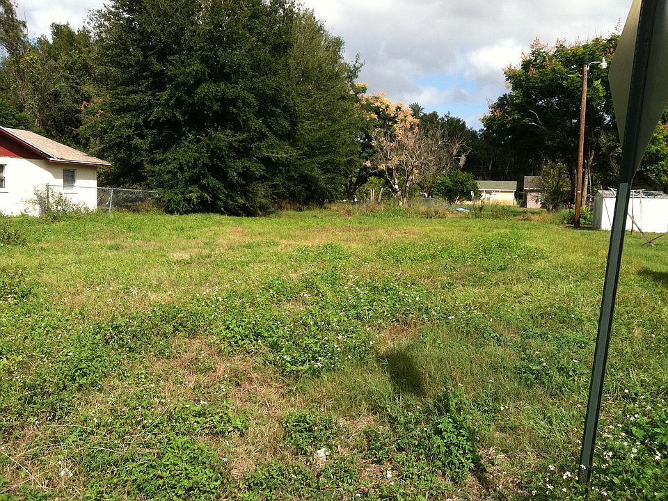 2nd image of 217 8th St SE