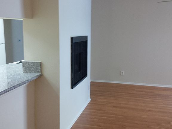 3rd image of 731 S Detroit St APT 204