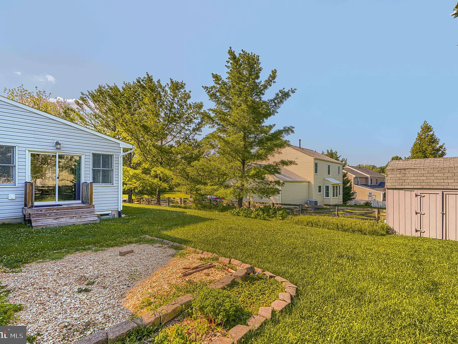 5 bed, 4.0 bath, 3848 sqft, $4,850 — Photo 3