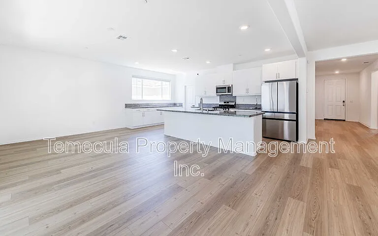 1816 Tapaderos St — Photo 4