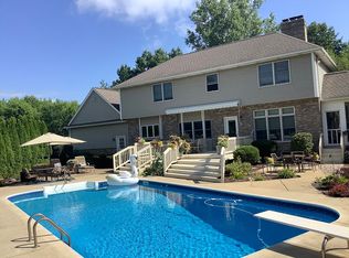 2950 Charann Dr, Howell, MI 48843