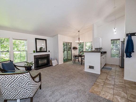 4th image of 7601 Concord Ln NE #204
