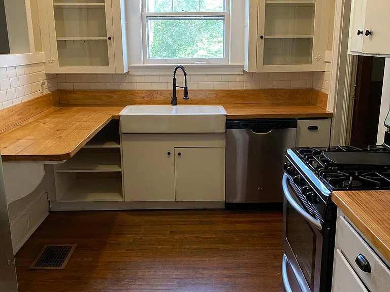 305 E Cherokee St — Photo 11