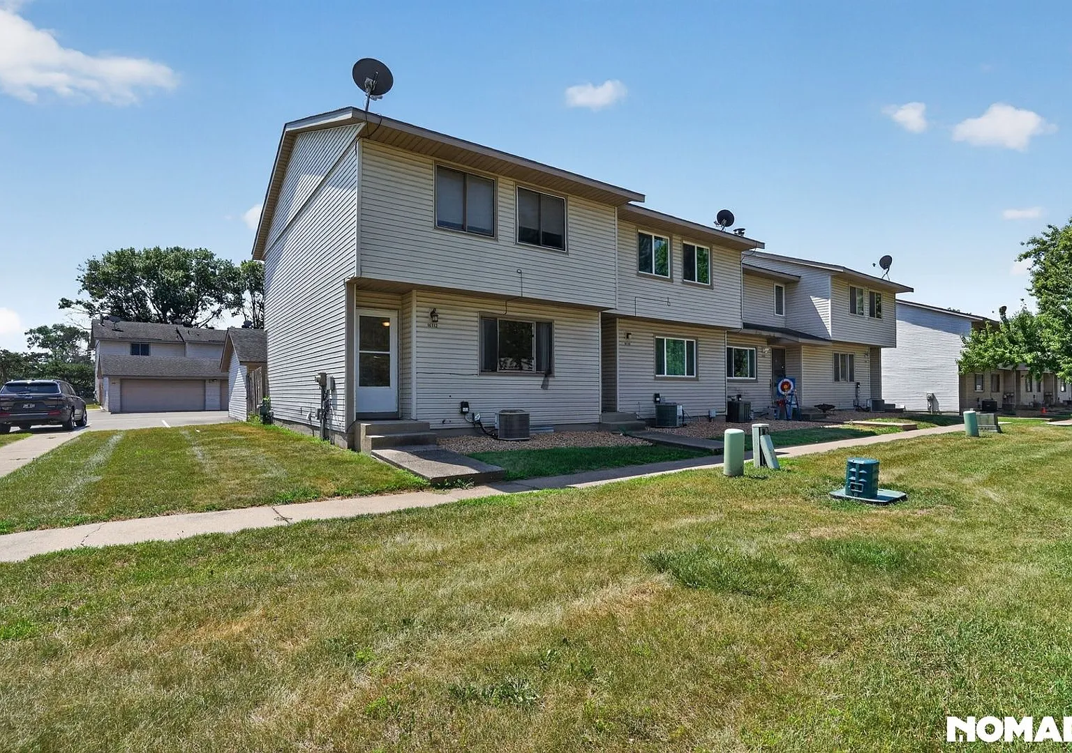 Charming 3BR House in Rosemount — Photo 1