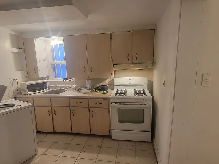 89 Claremont St — Photo 11
