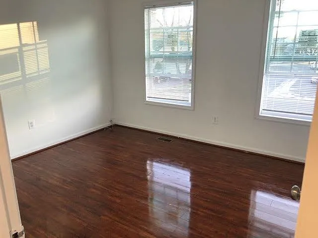 1315 Kingsbury Rd — Photo 5