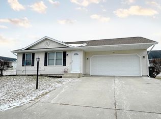 981 Sharon Ct, Middlebury, IN 46540