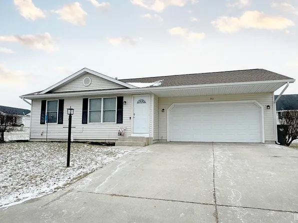 981 Sharon Ct, Middlebury, IN 46540