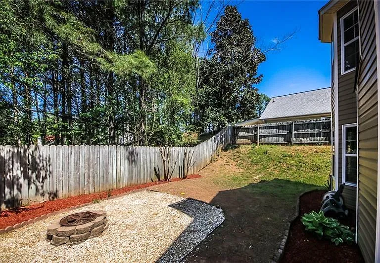 121 Stoneforest Dr — Photo 45
