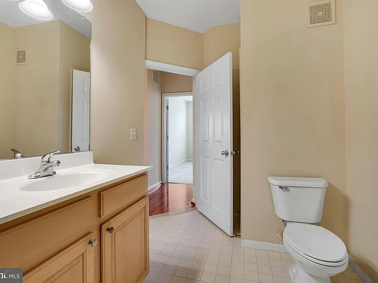2465 Army Navy Dr #1-317 — Photo 7