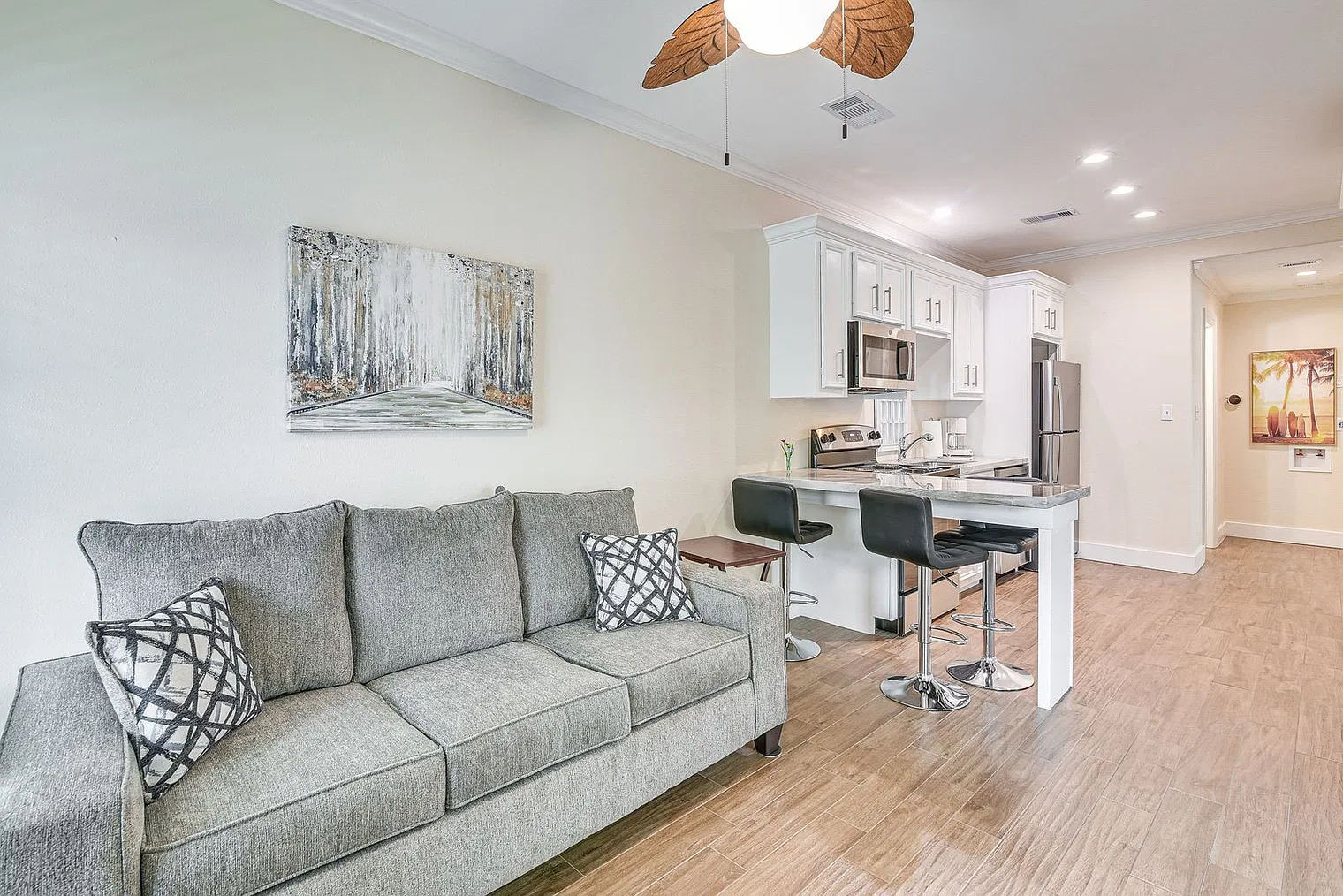 3 bed, 2.0 bath, 742 sqft, $3,032 — Photo 1