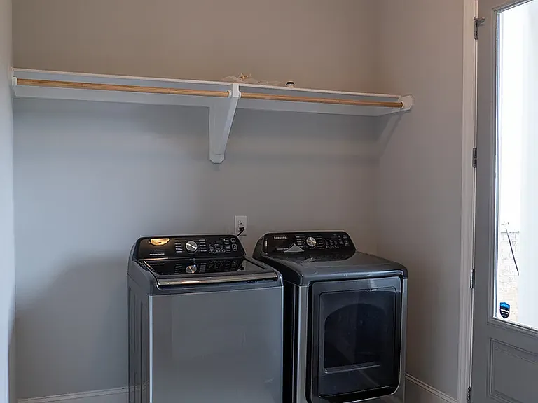 1113 Starkville St — Photo 8