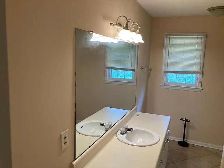554 Chickamauga Dr — Photo 5