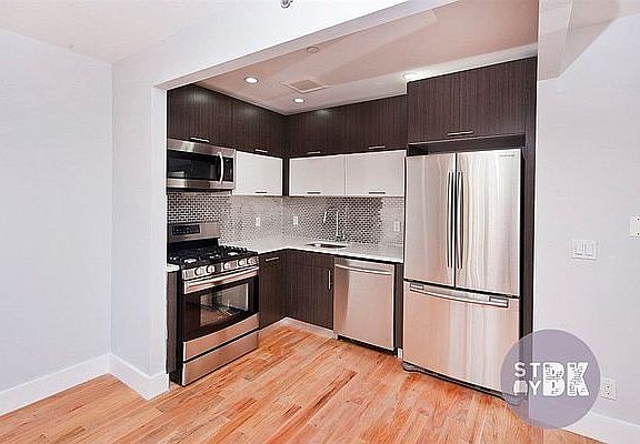 2nd image of 670 Halsey St #4G