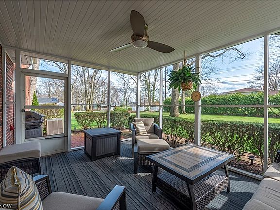 3rd image of 4804 Maple Hill Dr