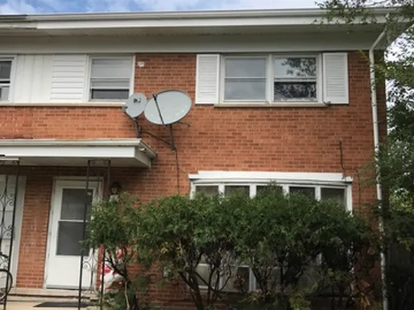 8815 Robin Dr APT F, Des Plaines, IL 60016