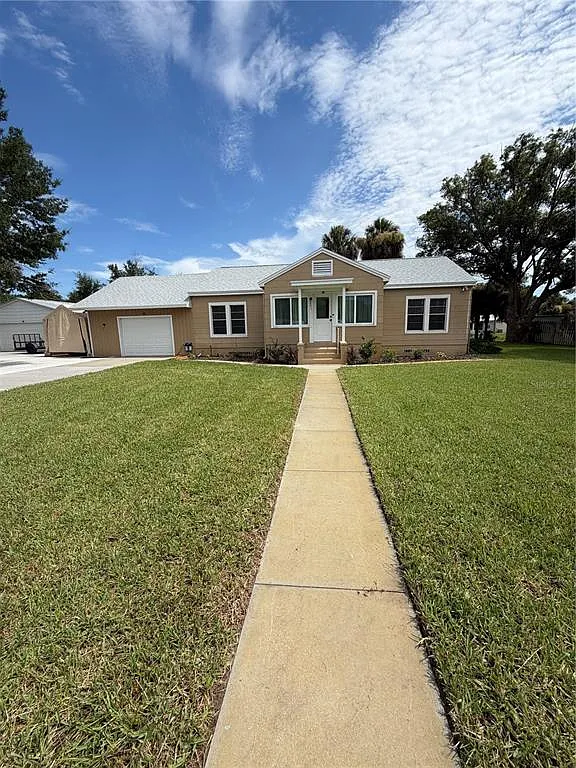 2 bed, 2.5 bath, 1400 sqft, $2,600 — Photo 1